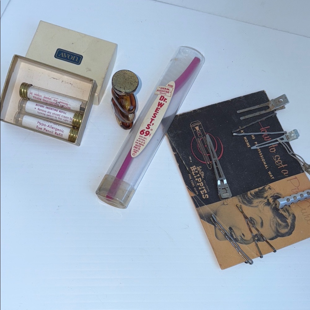 Vintage Avon & Sirocco perfume Beauty and Hair Accessory Set‎ G4